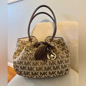 Michael Kors Signature Ring Tote East West Shoulder Bag